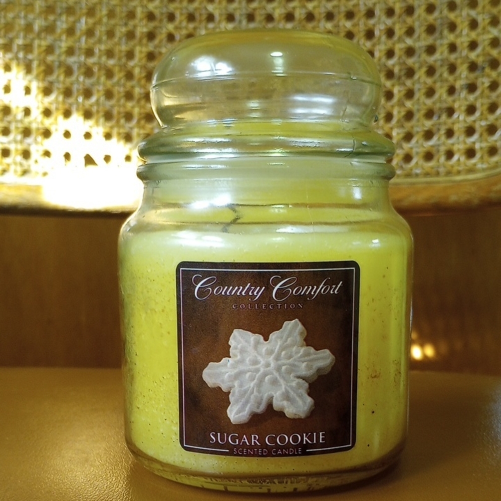 NEW Scented Sugar Cookie 14 Oz Jar Star Candle, Country Comfort Collection - Picture 1 of 4